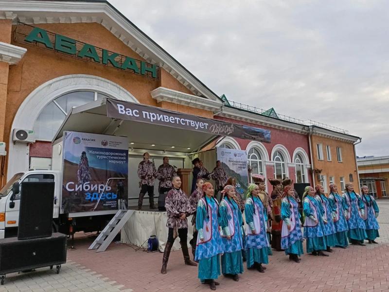 На поезде по городам Сибири: новый железнодорожный круиз глазами участников